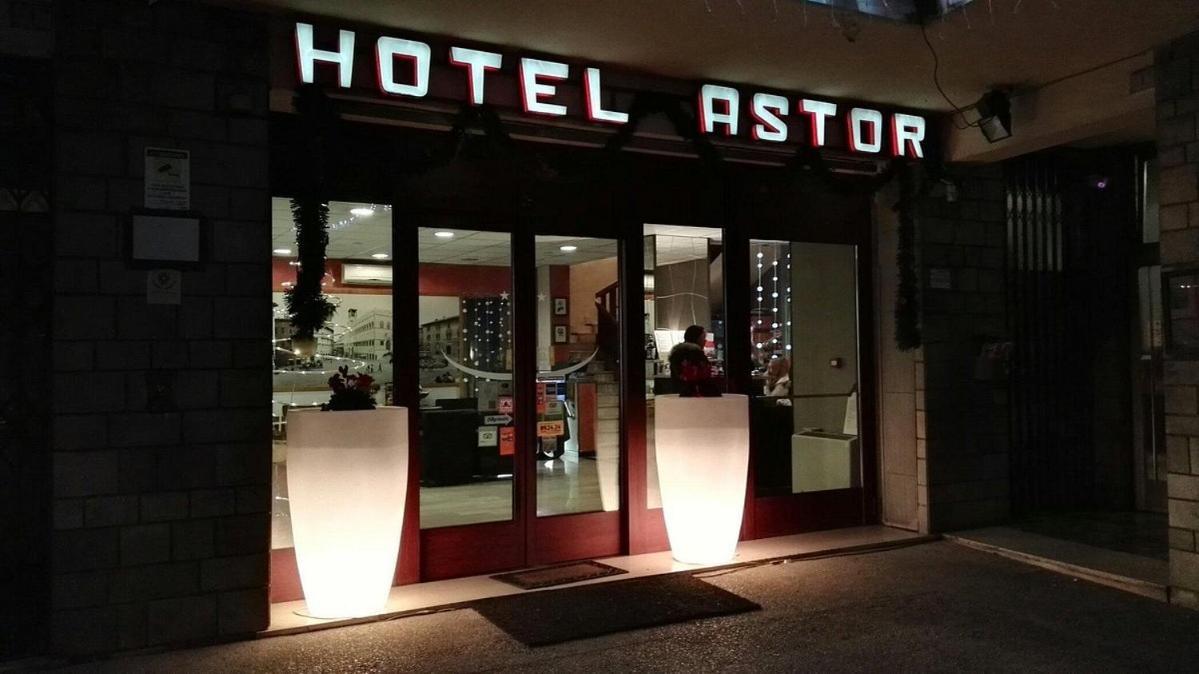 Hotel Astor Перуджа Экстерьер фото